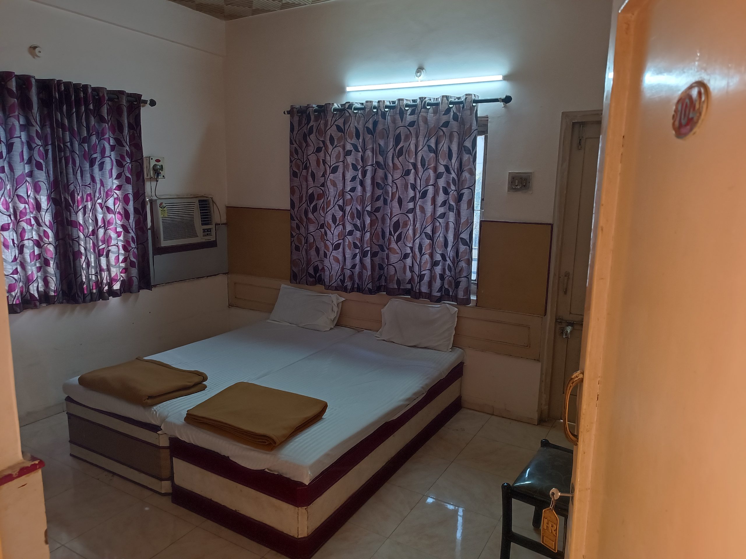 Deluxe AC Room