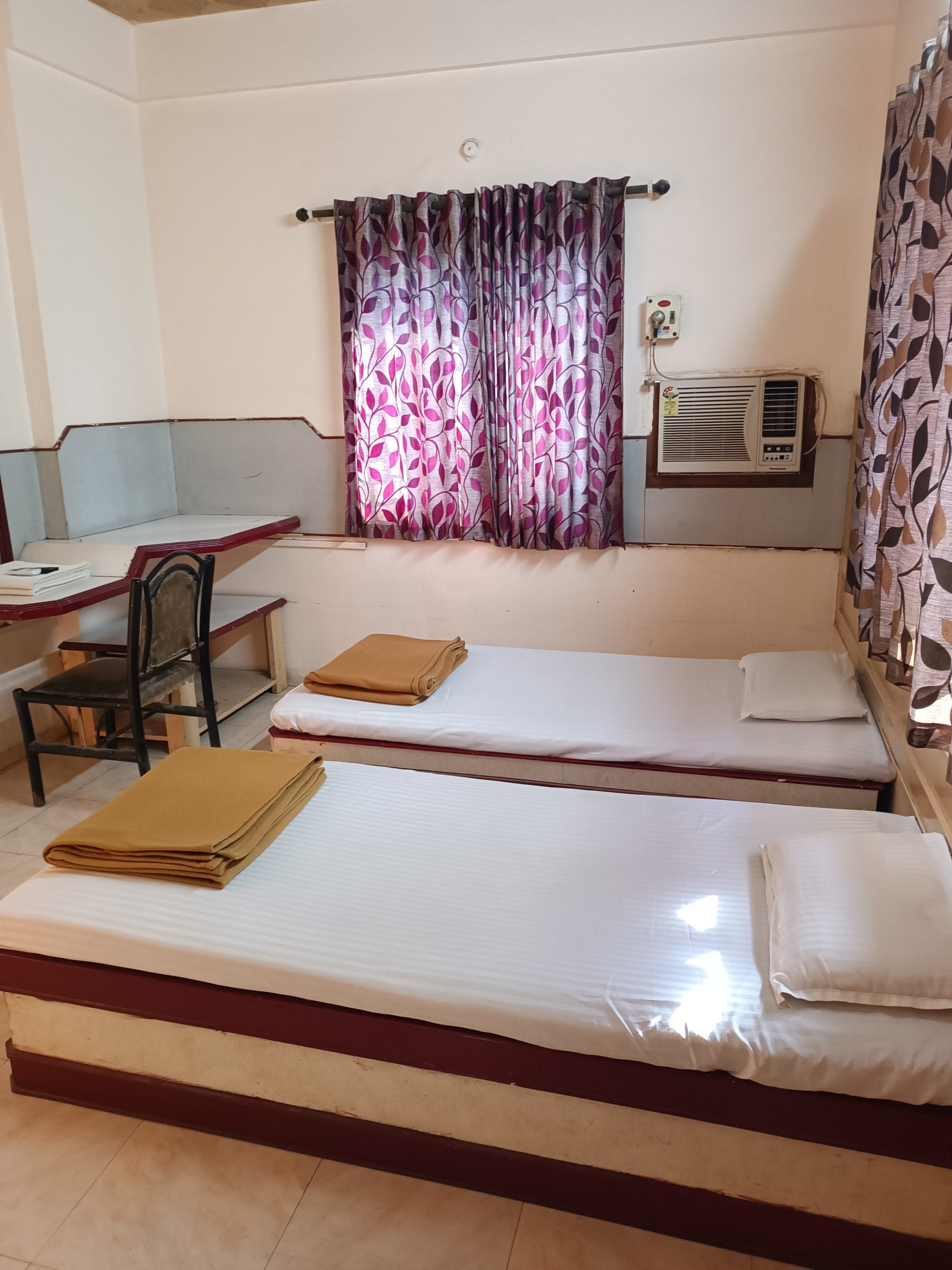 Single Bed Room